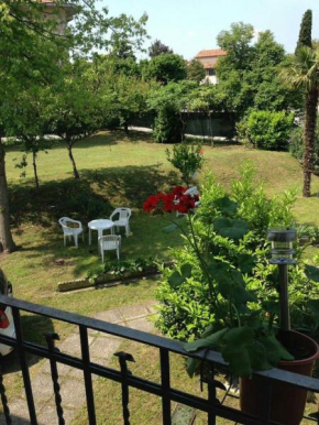 KLEINE PARADIES, Desenzano Del Garda